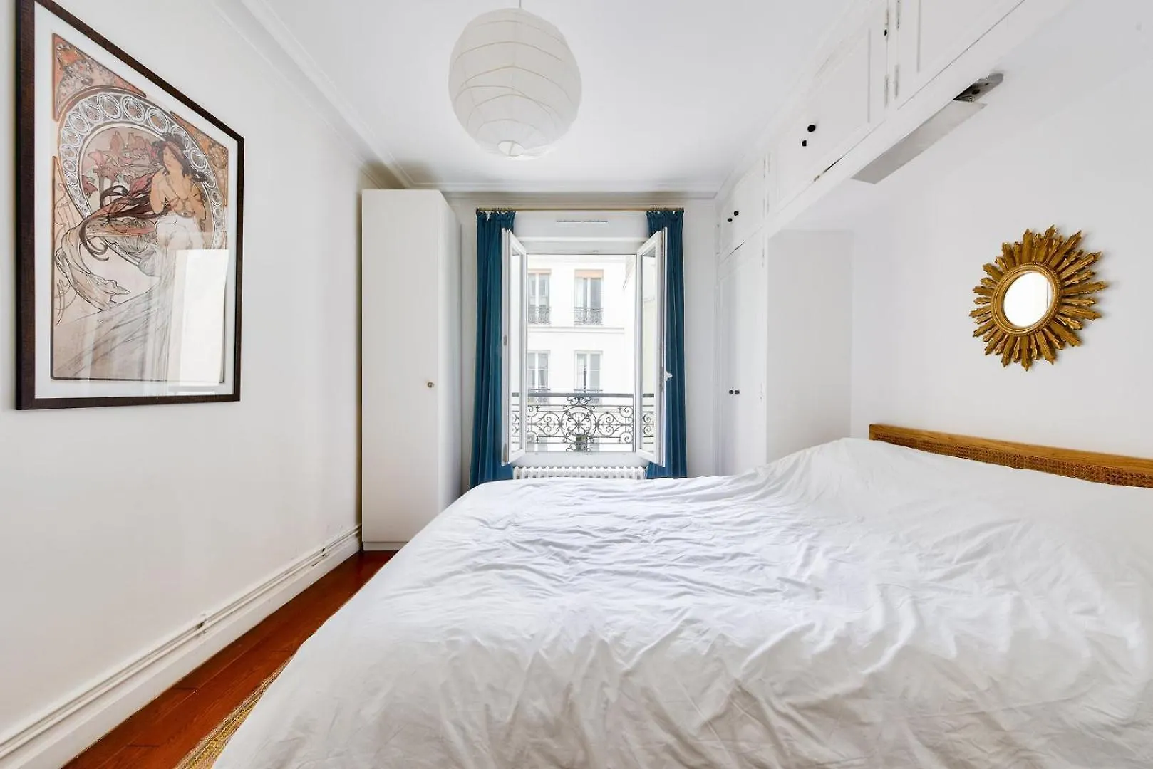 Charming Property With Open Views Париж Апартаменты