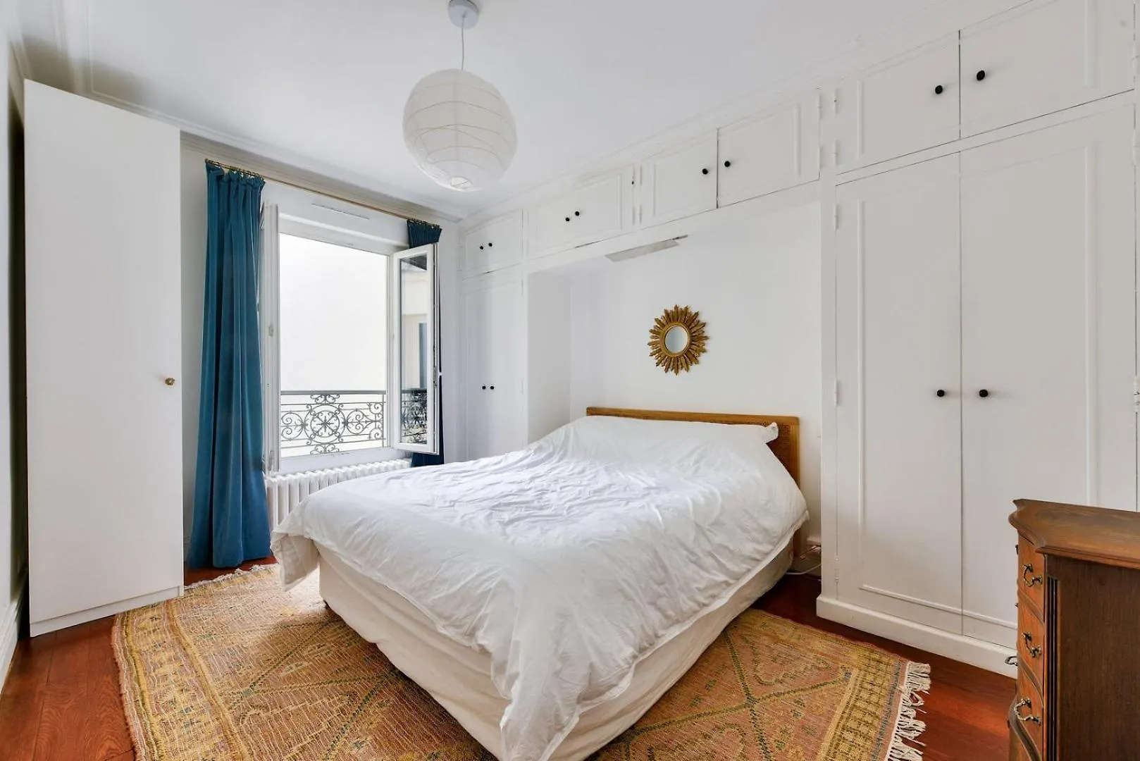 Charming Property With Open Views Париж Франция